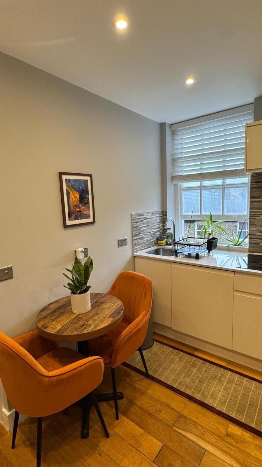 Central Apartment Лондон Екстер'єр фото
